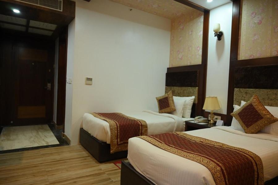 Square Inn Hotel,فاراناسي المظهر الخارجي الصورة