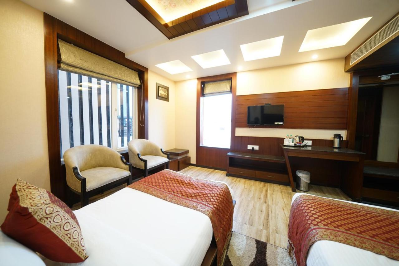 Square Inn Hotel,فاراناسي المظهر الخارجي الصورة