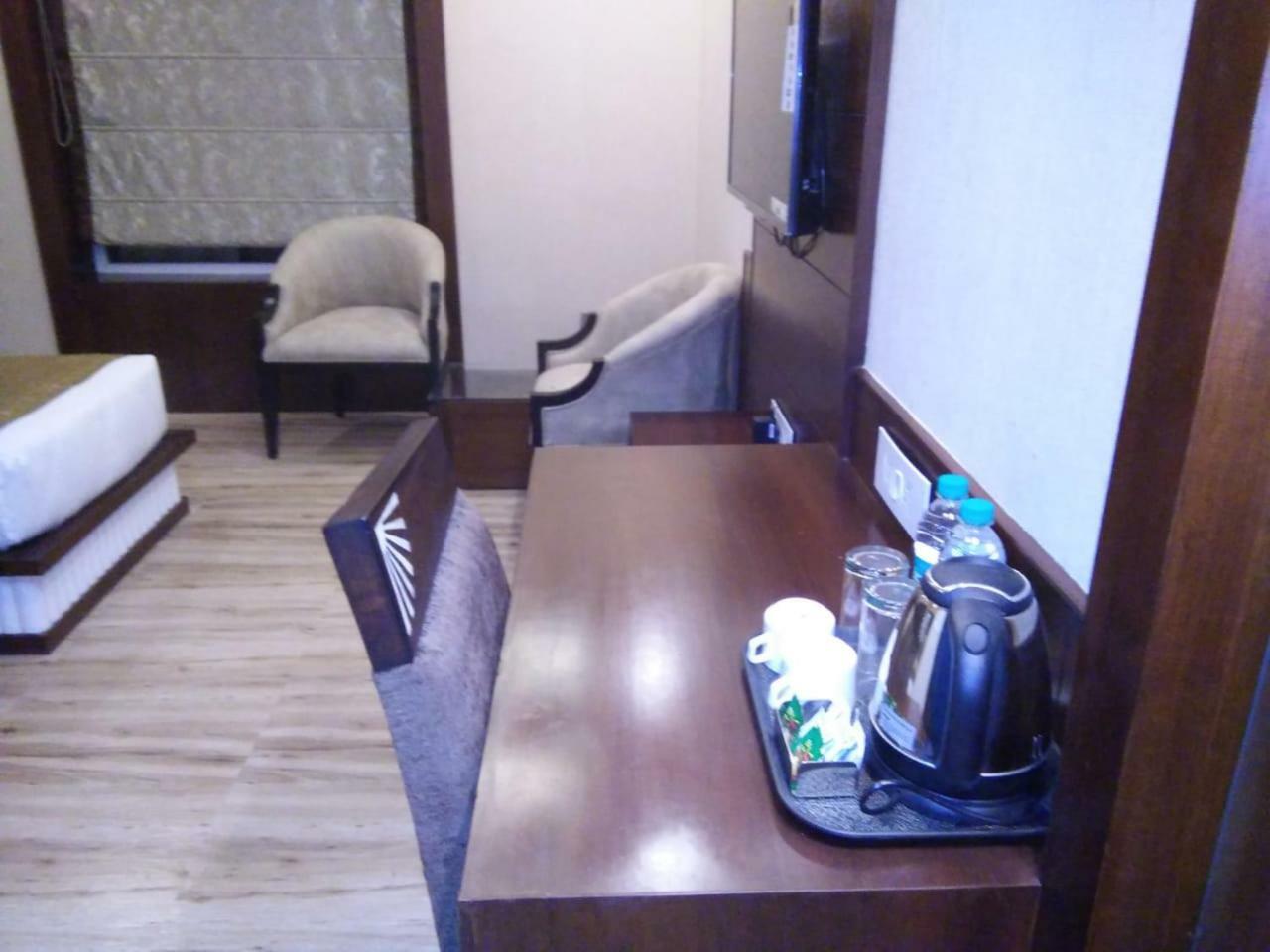 Square Inn Hotel,فاراناسي المظهر الخارجي الصورة