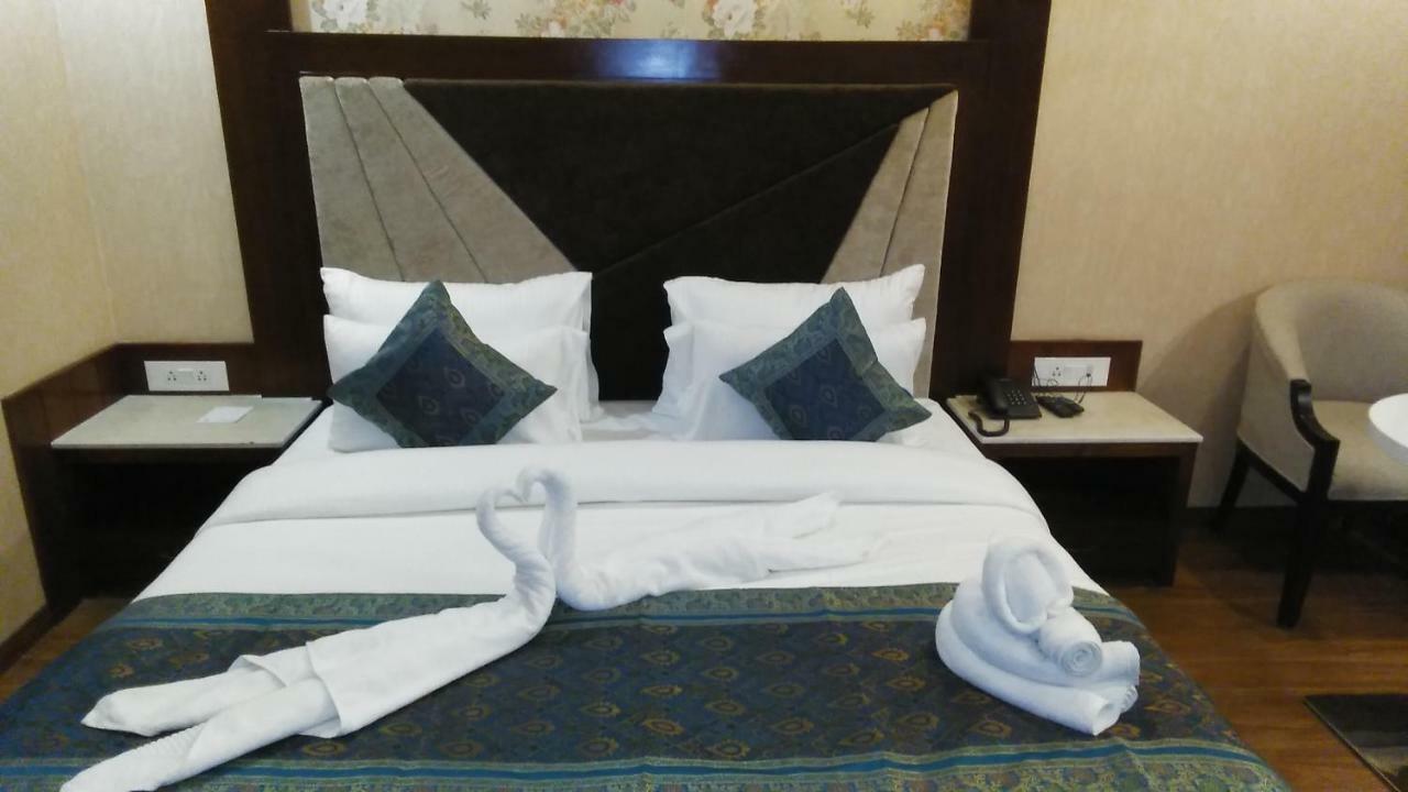 Square Inn Hotel,فاراناسي المظهر الخارجي الصورة
