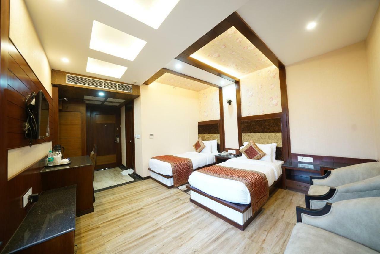 Square Inn Hotel,فاراناسي المظهر الخارجي الصورة