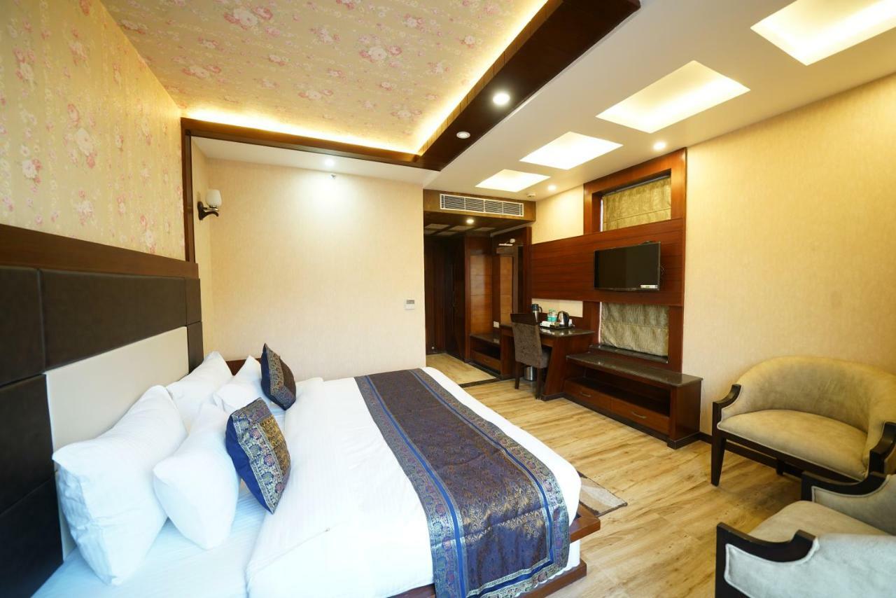 Square Inn Hotel,فاراناسي المظهر الخارجي الصورة