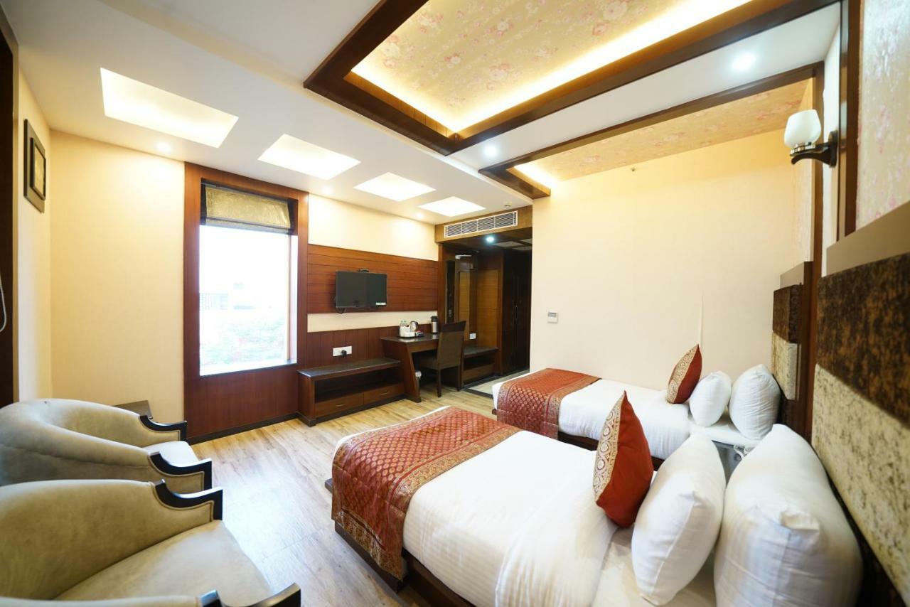 Square Inn Hotel,فاراناسي المظهر الخارجي الصورة