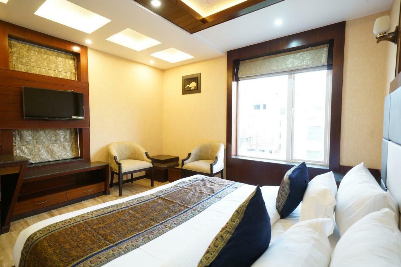 Square Inn Hotel,فاراناسي المظهر الخارجي الصورة