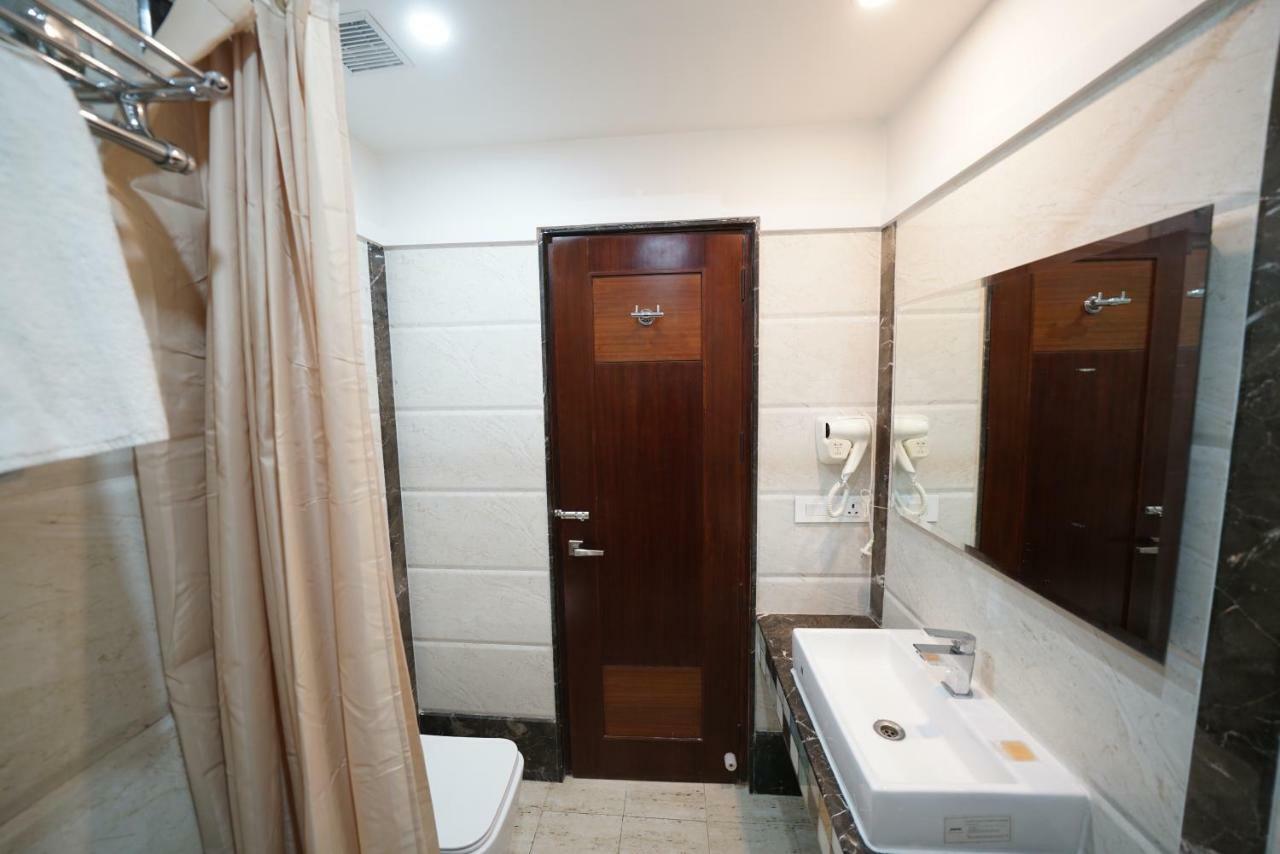 Square Inn Hotel,فاراناسي المظهر الخارجي الصورة