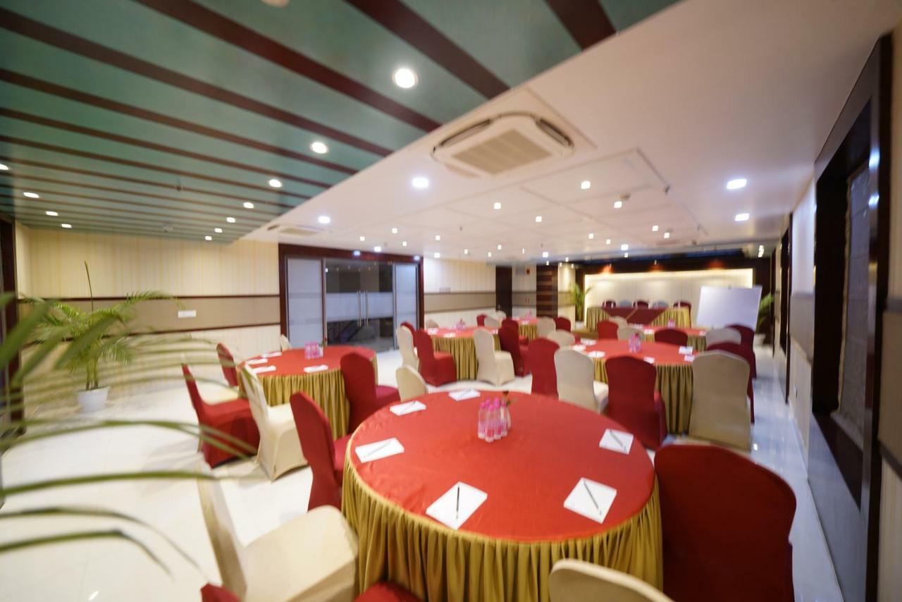 Square Inn Hotel,فاراناسي المظهر الخارجي الصورة