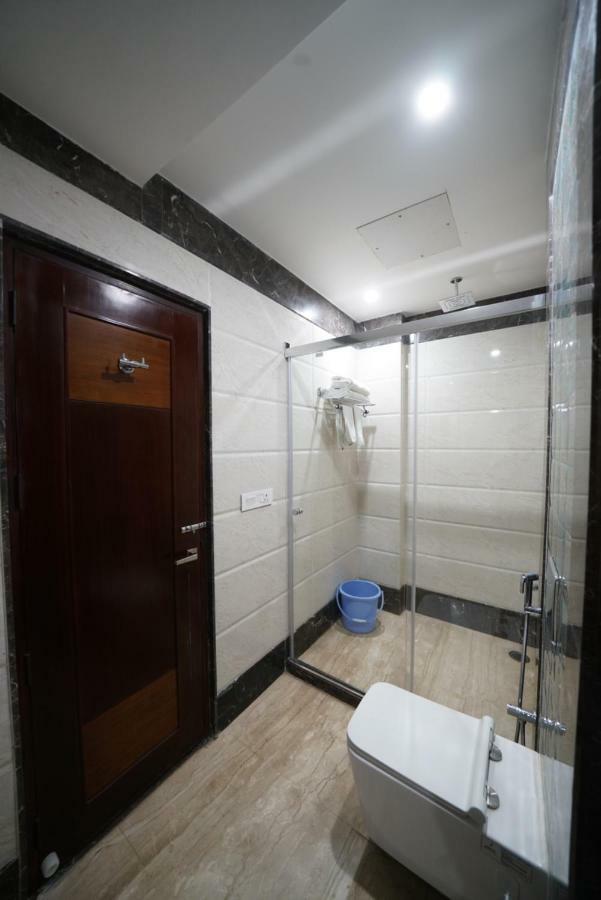 Square Inn Hotel,فاراناسي المظهر الخارجي الصورة